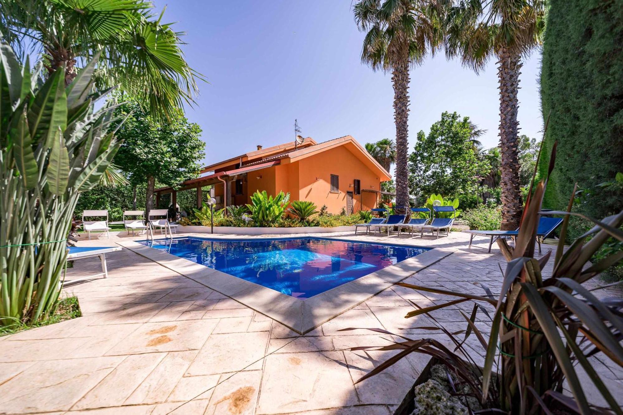 Villa Claudia By Vivimy ปาราบิตา ภายนอก รูปภาพ